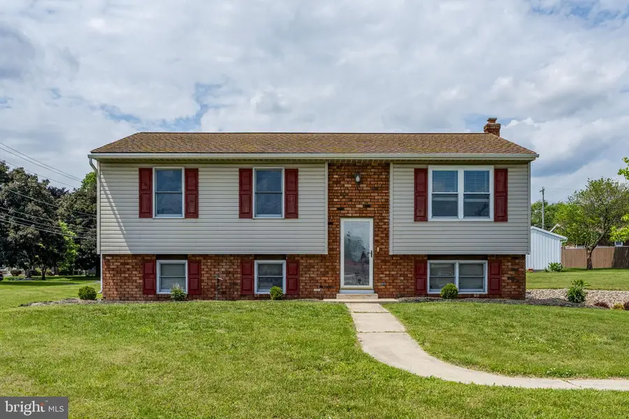 221 W Hamilton Ave, Myerstown, PA 17067 - #2