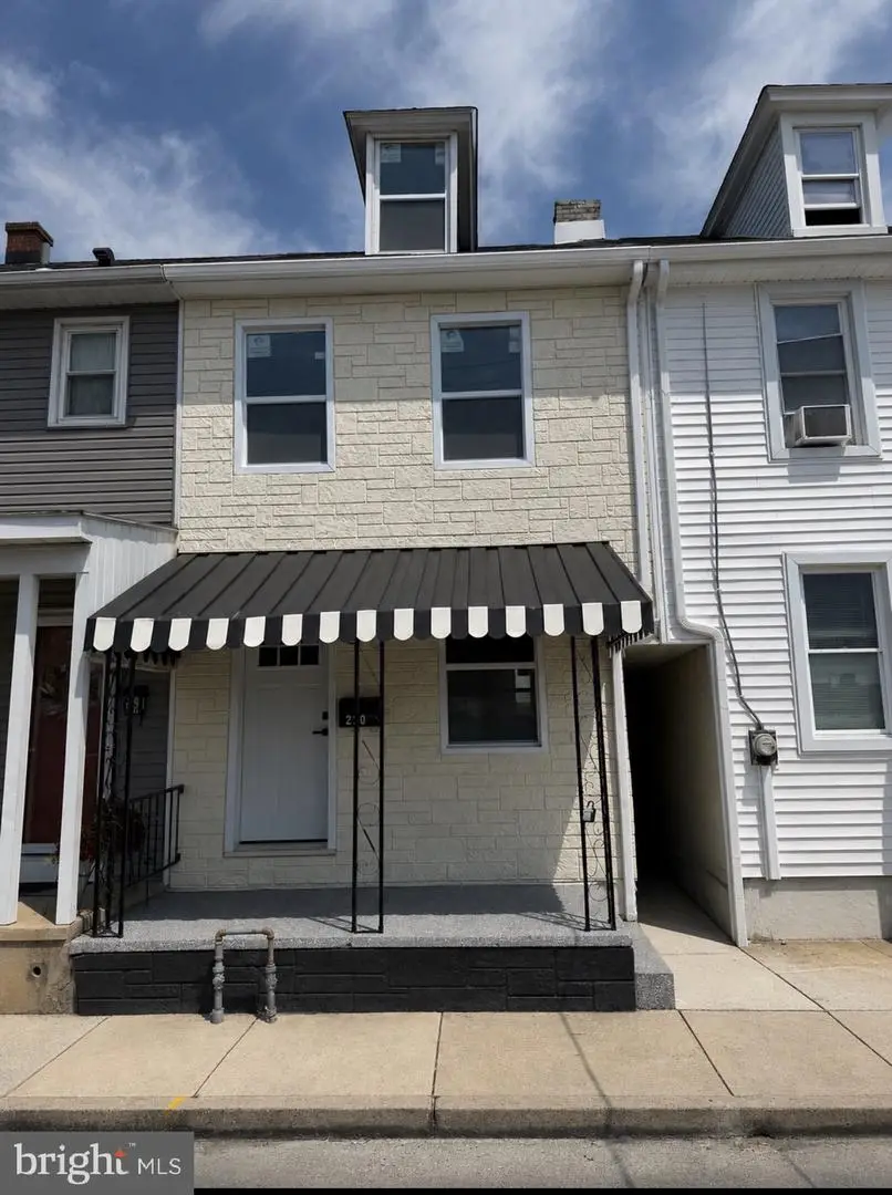 221 E Guilford St, Lebanon, PA 17046 - #1