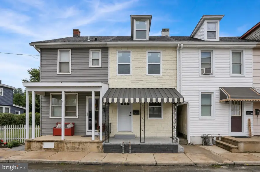 221 E Guilford St, Lebanon, PA 17046 - #2