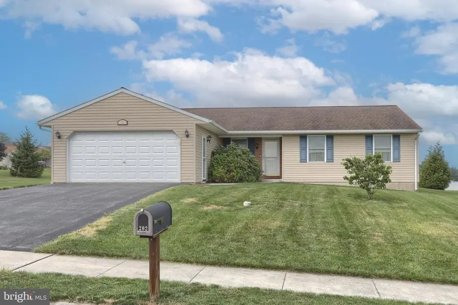 202 Village Dr, Newmanstown, PA 17073 - #2