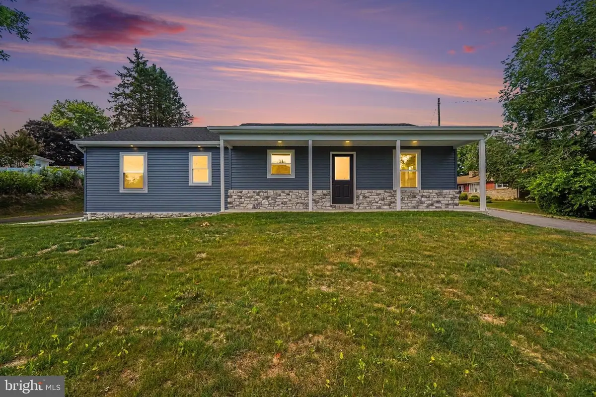 418 Elm St, Lebanon, PA 17042 - #1