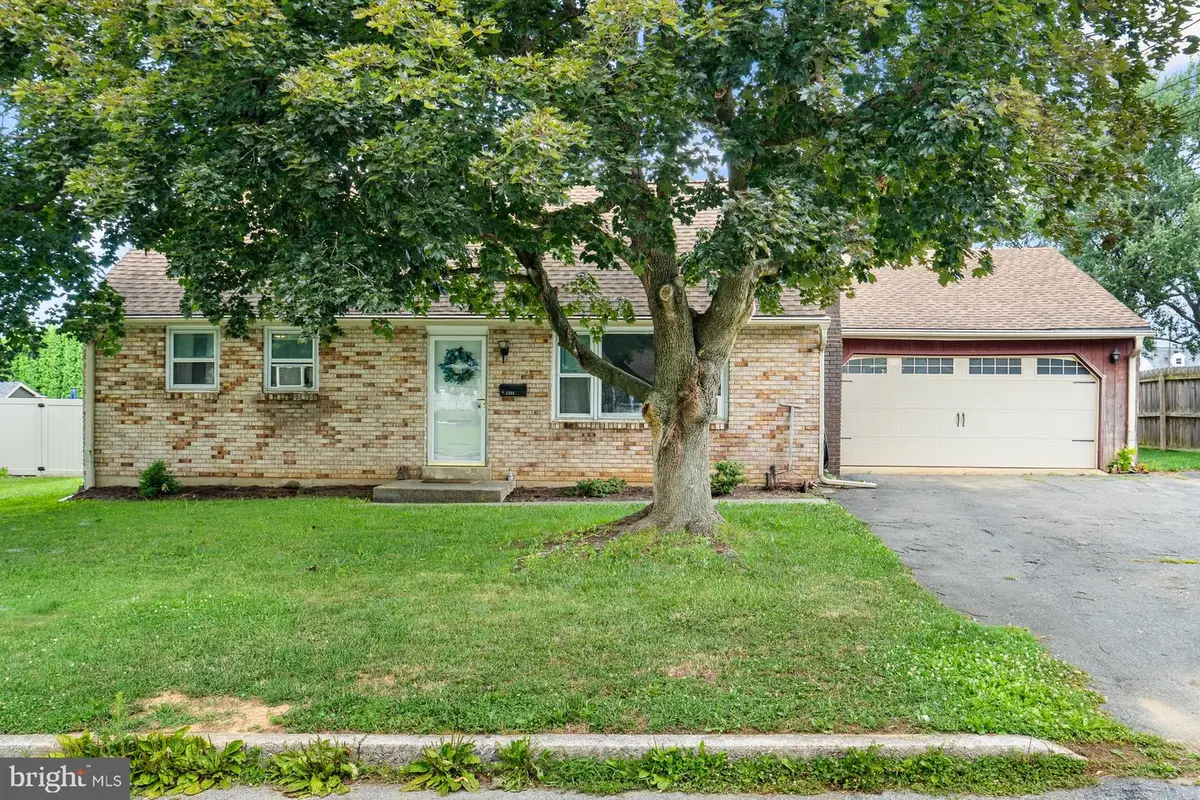 1331 E Walnut St, Annville, PA 17003 - #1