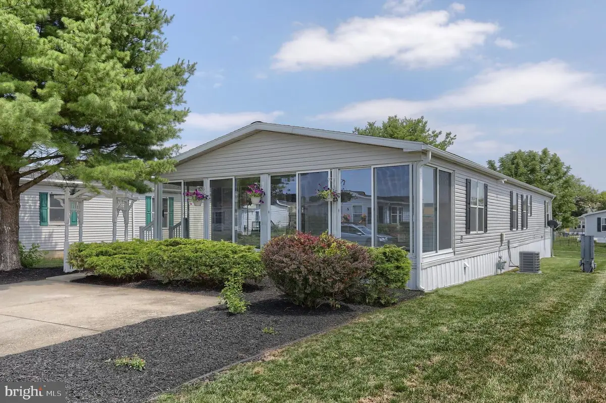 154 W Spruce St, Palmyra, PA 17078 - #1