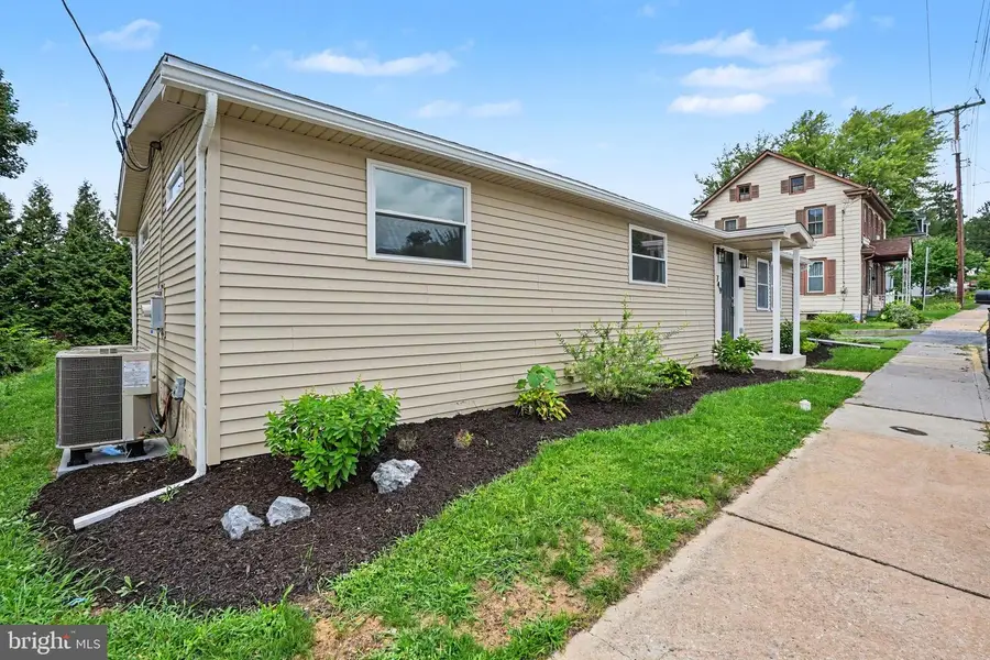 749 N Railroad St, Palmyra, PA 17078 - #2