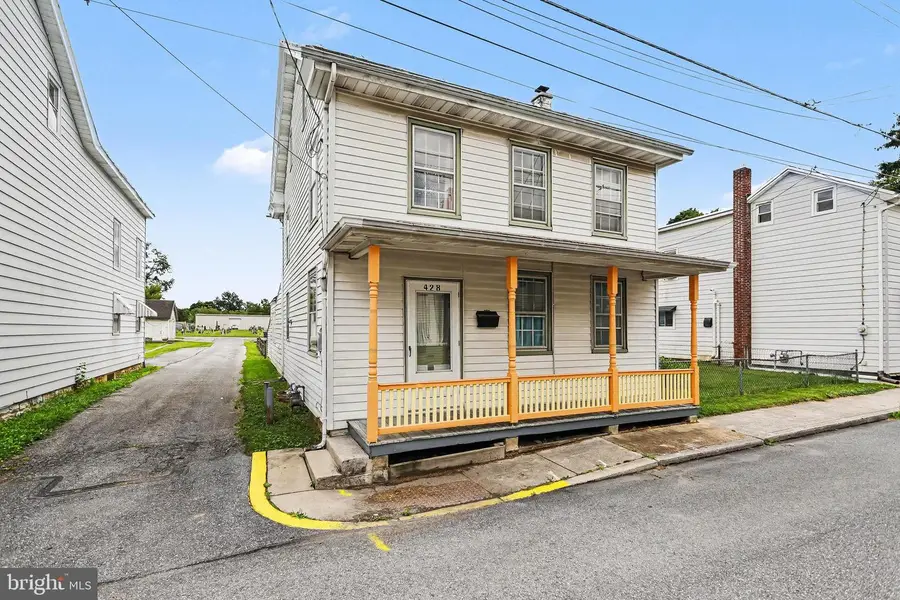 428 W Queen St, Annville, PA 17003 - #2