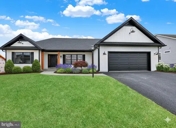 013 Starlight Lane, LEBANON, PA 17046