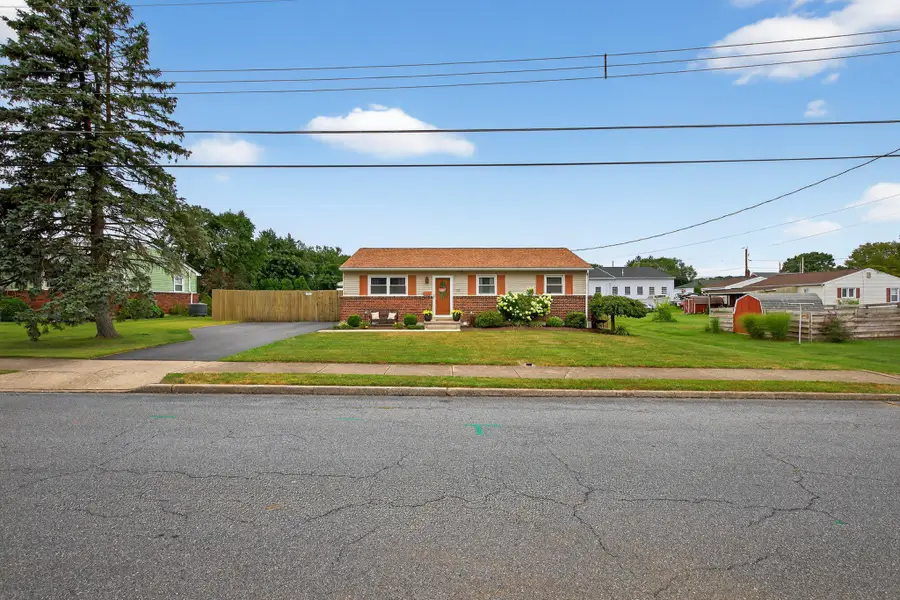 935 E Queen St, Annville, PA 17003 - #3