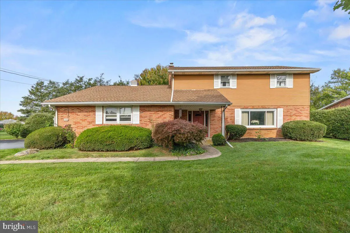 3073 W Oak St, Lebanon, PA 17042 - #1