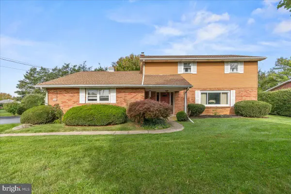 3073 W Oak St, LEBANON, PA 17042