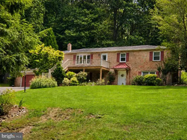 654 Woodlawn Dr, LEBANON, PA 17042