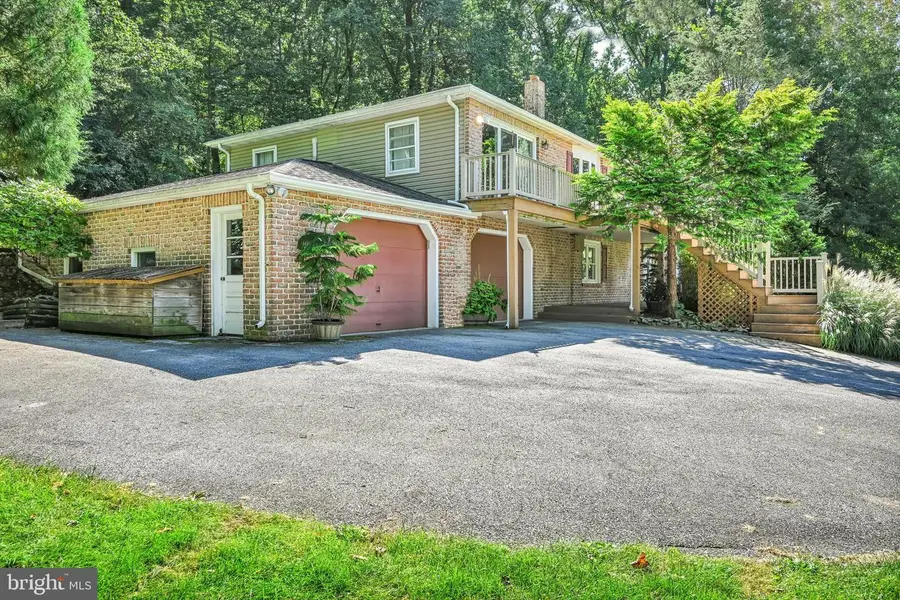 654 Woodlawn Dr, Lebanon, PA 17042 - #2