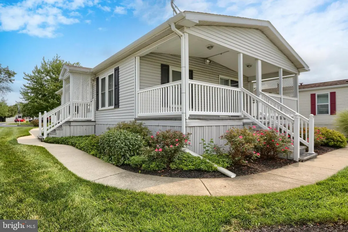 384 W Spruce St, Palmyra, PA 17078 - #1