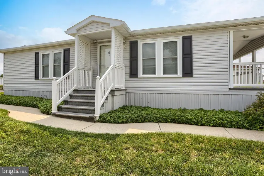 384 W Spruce St, Palmyra, PA 17078 - #3