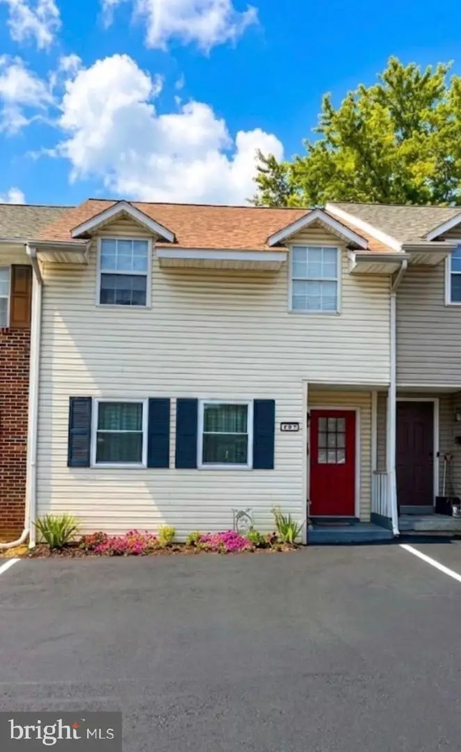 107 N Cherry St, Annville, PA 17003 - #1