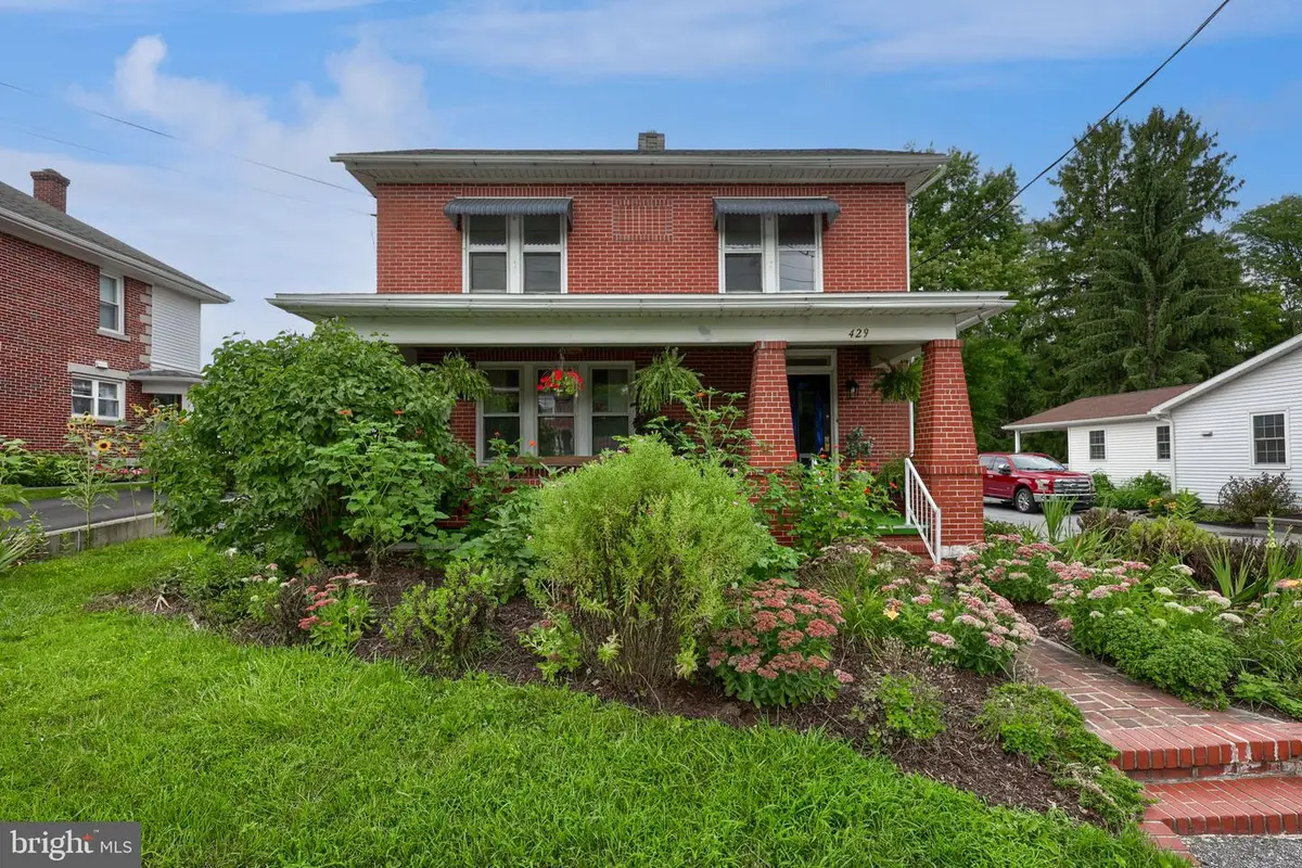 429 W Main Ave, Myerstown, PA 17067 - #1