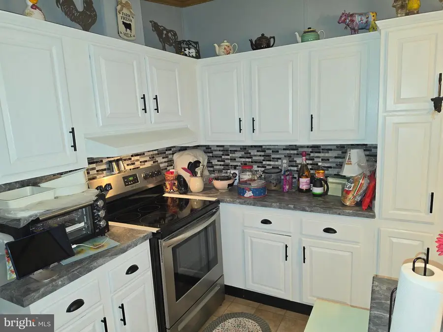 17 Patricia Dr, Lebanon, PA 17042 - #3