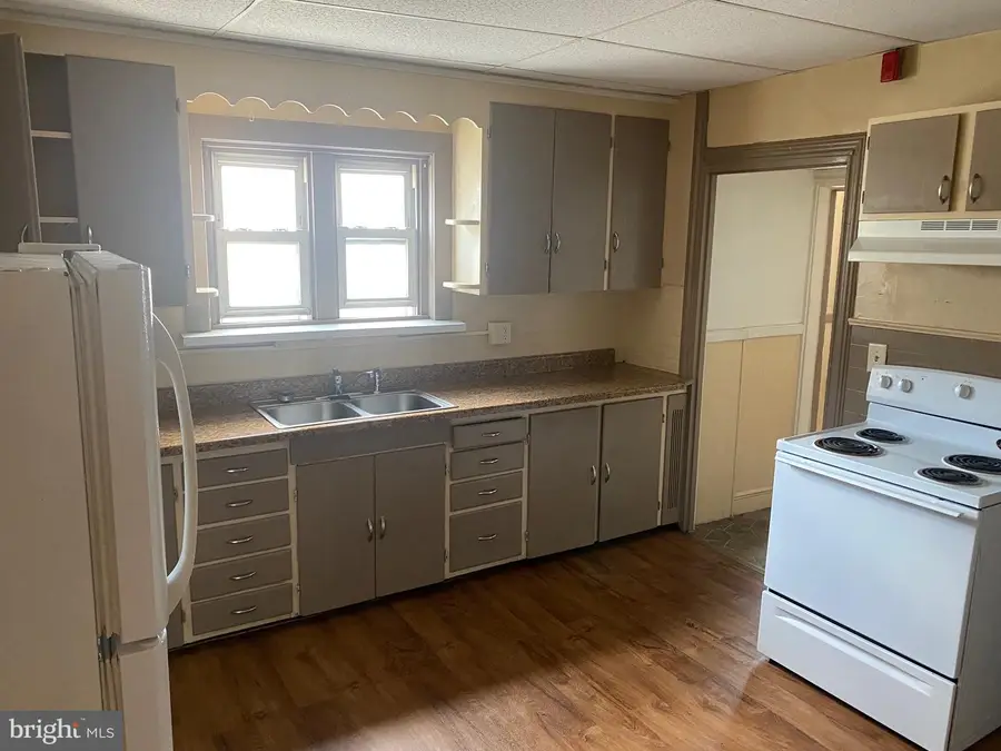 523 Walnut St, Lebanon, PA 17042 - #2