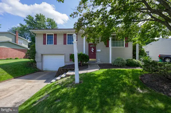 18 Lynnwood Dr, PALMYRA, PA 17078