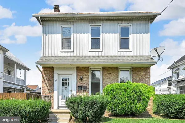 25 W Penn Ave, CLEONA, PA 17042