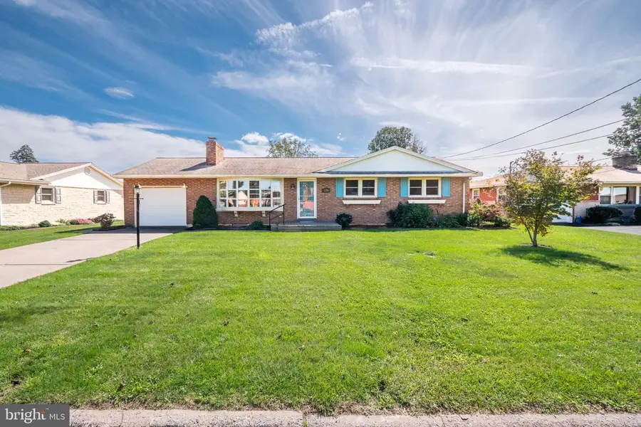 206 W Mckinley Ave, Myerstown, PA 17067 - #2