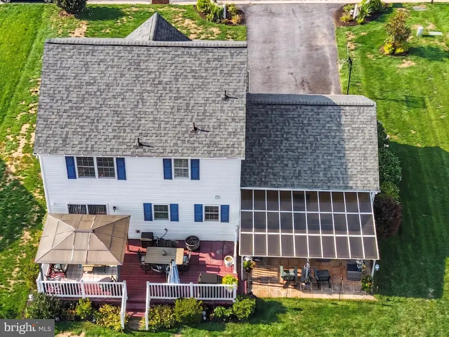 1144 Hunters Chase Ln, Lebanon, PA 17046 - #2