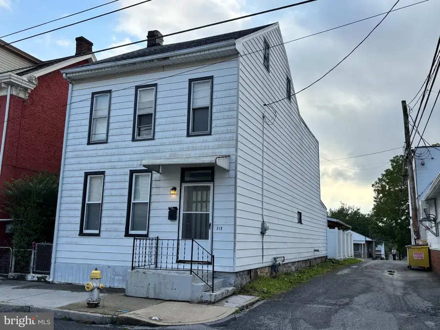 319 S 6th St, Lebanon, PA 17042 - #2