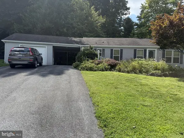 1002 Hemlock Cir, MANHEIM, PA 17545