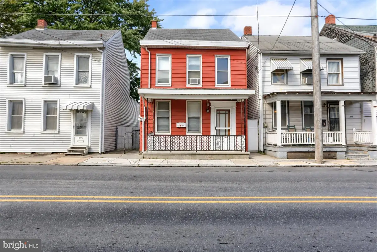 207 N 12th St, Lebanon, PA 17046 - #1