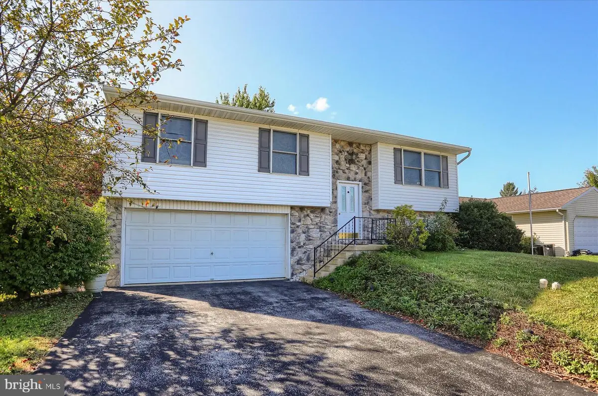 22 Treeline Dr, Newmanstown, PA 17073 - #1