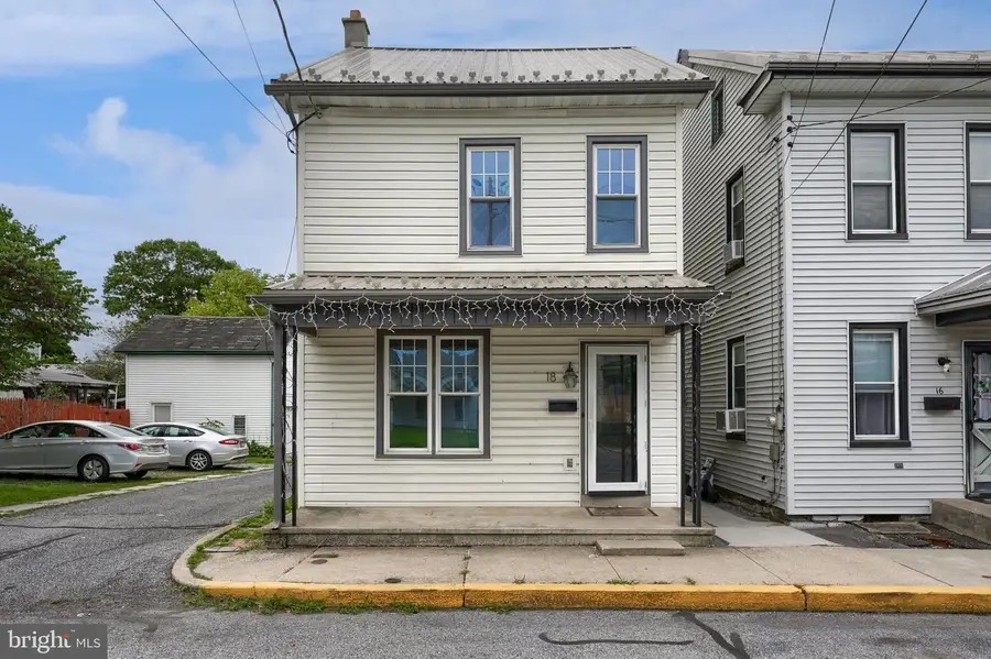 18 E Maple Ave, Myerstown, PA 17067 - #2