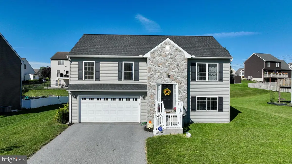 9 Oldfield Ave, Jonestown, PA 17038 - #1