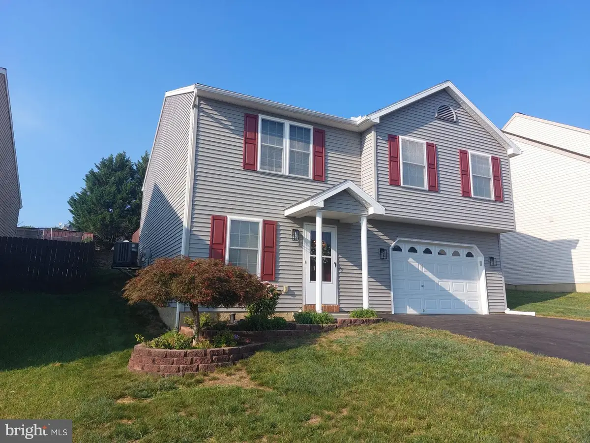 114 Twin Creeks Dr, Jonestown, PA 17038 - #1