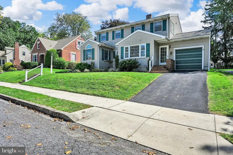 114 E Chestnut St, Cleona, PA 17042 - #2