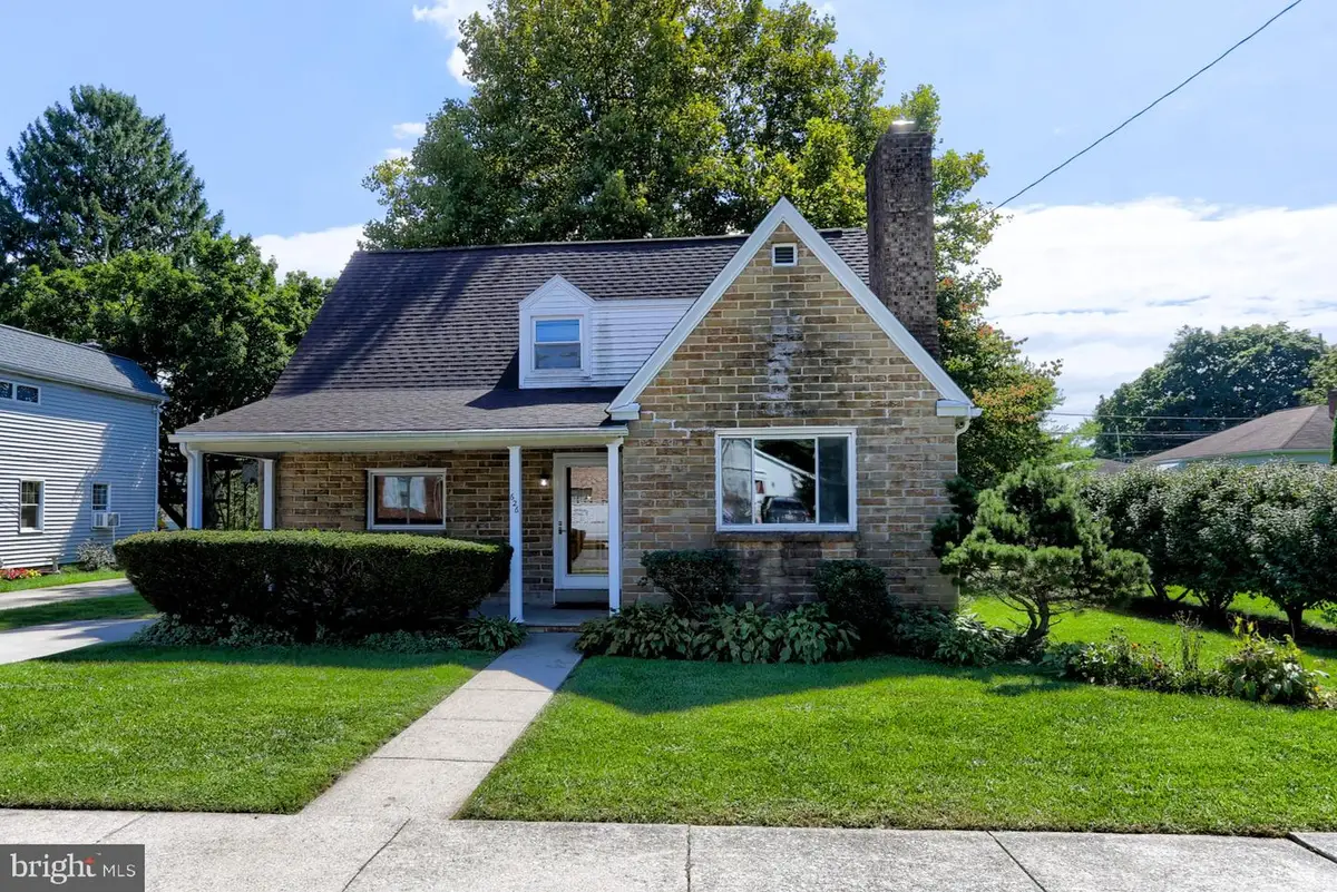 626 Maple St, Annville, PA 17003 - #1