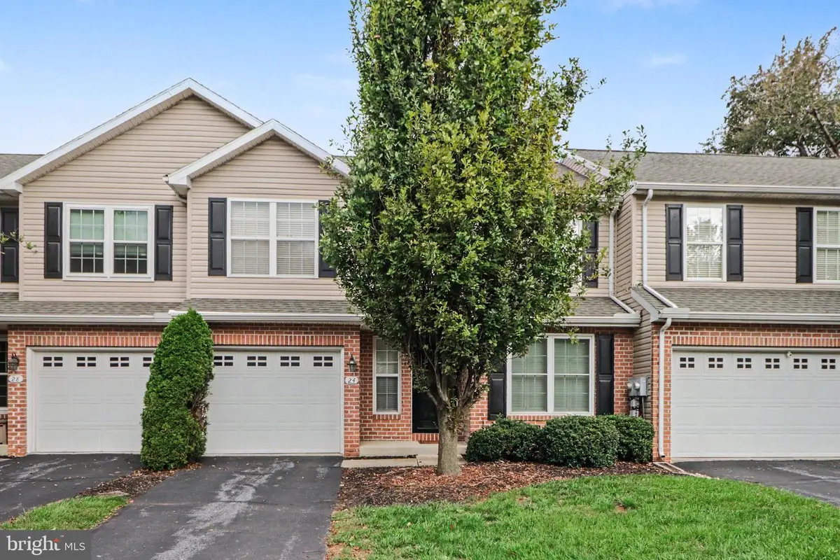 24 Parkside Dr, Lebanon, PA 17042 - #1