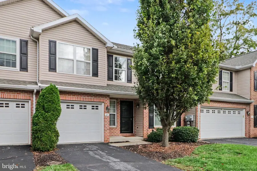 24 Parkside Dr, Lebanon, PA 17042 - #2