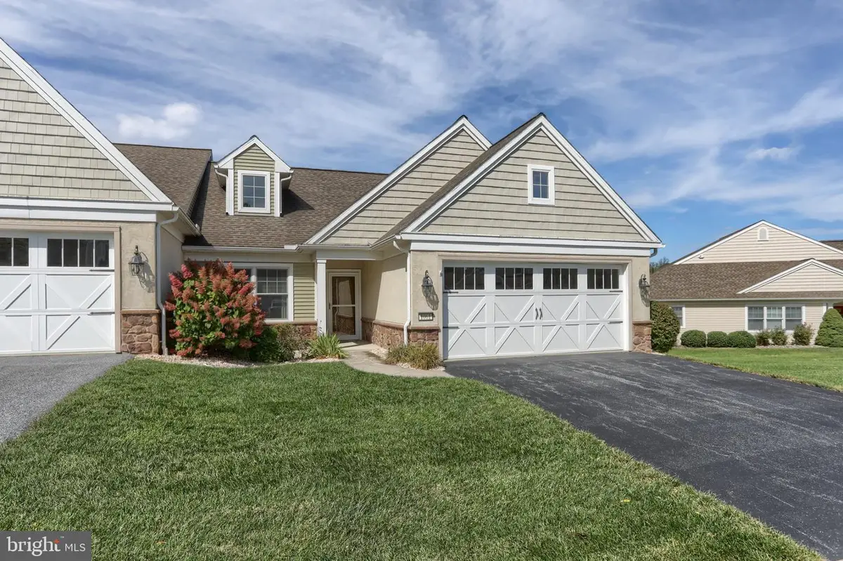 1061 Villa Dr, Lebanon, PA 17042 - #1