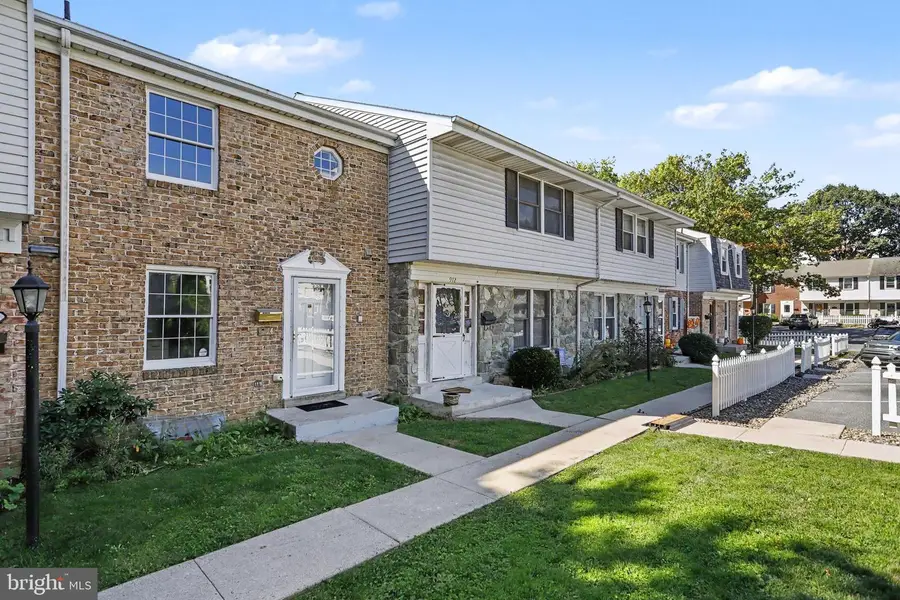 974 E Maple St, Palmyra, PA 17078 - #2