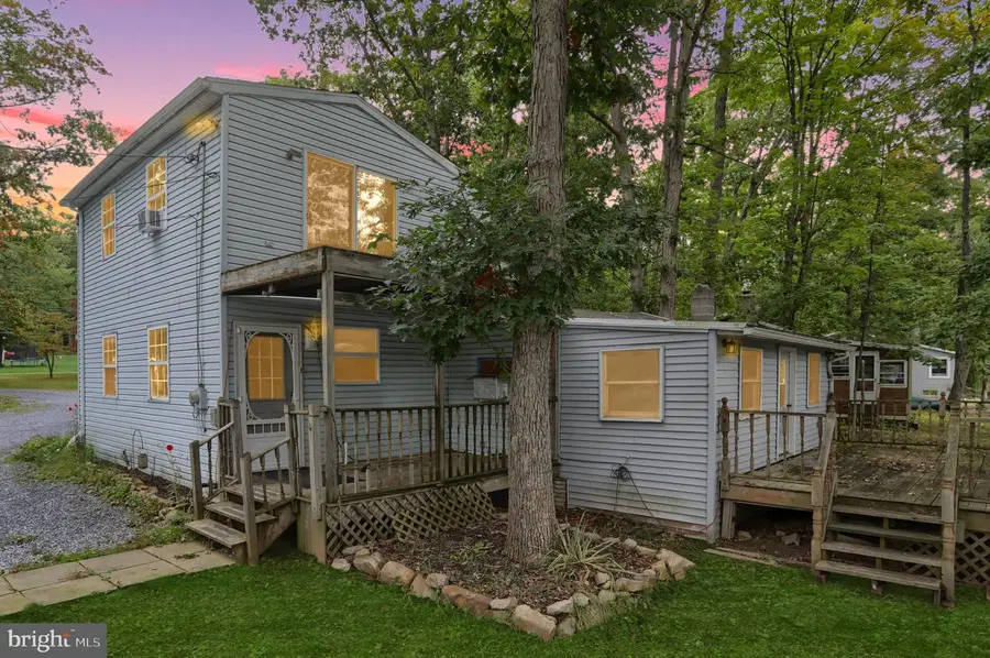 146 Lakeside Dr, Fredericksburg, PA 17026 - #3