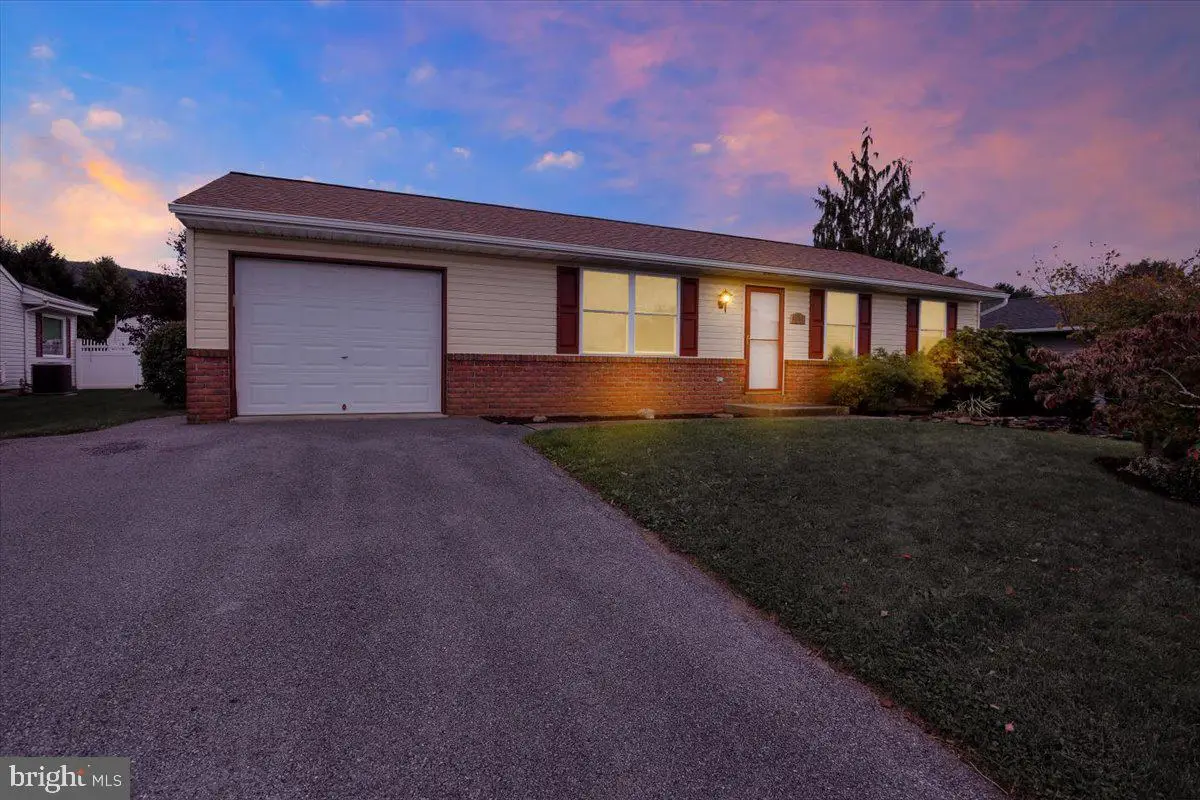 124 Treeline Dr, Newmanstown, PA 17073 - #1