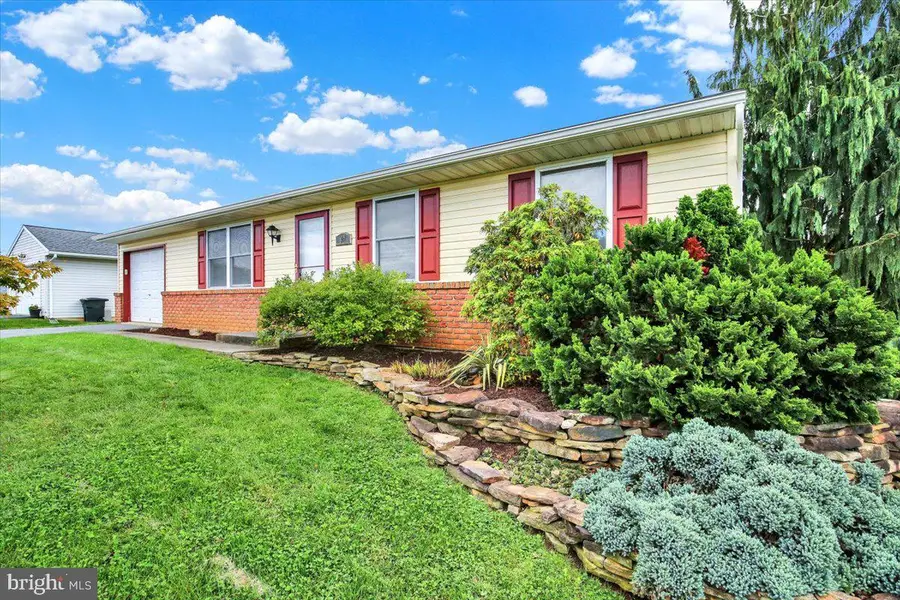 124 Treeline Dr, Newmanstown, PA 17073 - #2