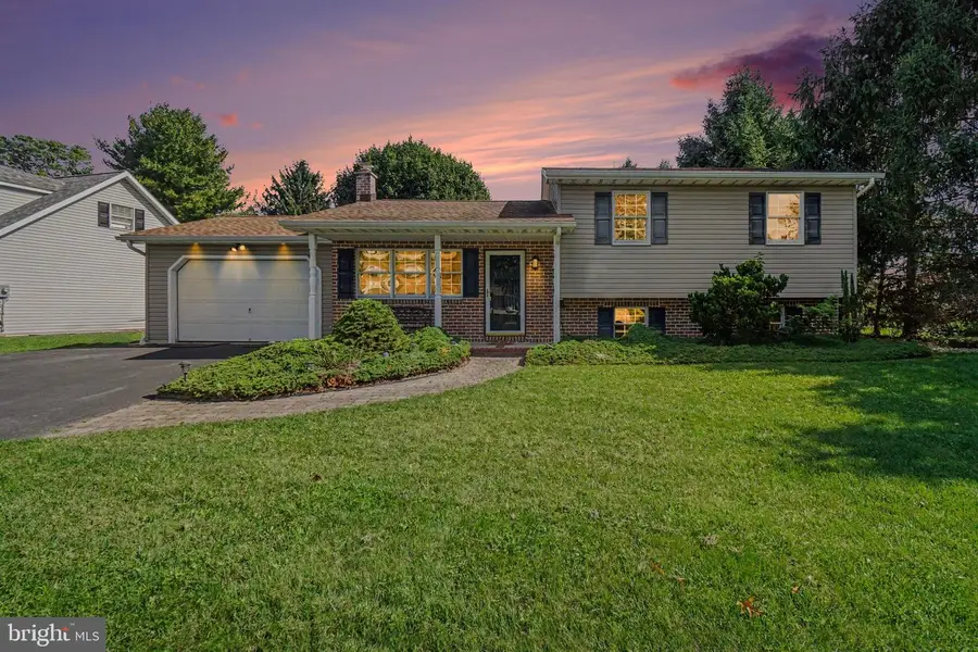 1612 Greenwood Dr, Lebanon, PA 17046 - #2