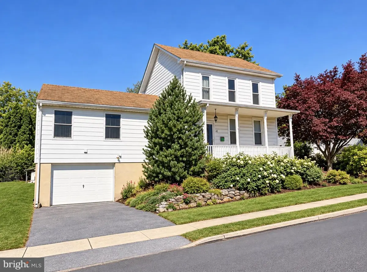 41 W Church St, Annville, PA 17003 - #1