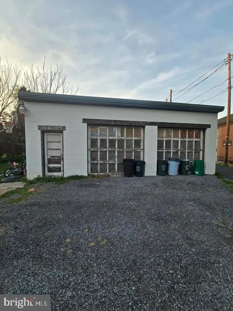 36 N Railroad St, Annville, PA 17003 - #2