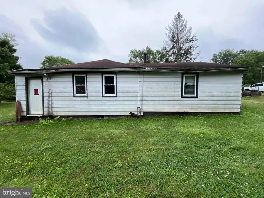 132 Thomas Road, New Castle, PA 16101 - #2