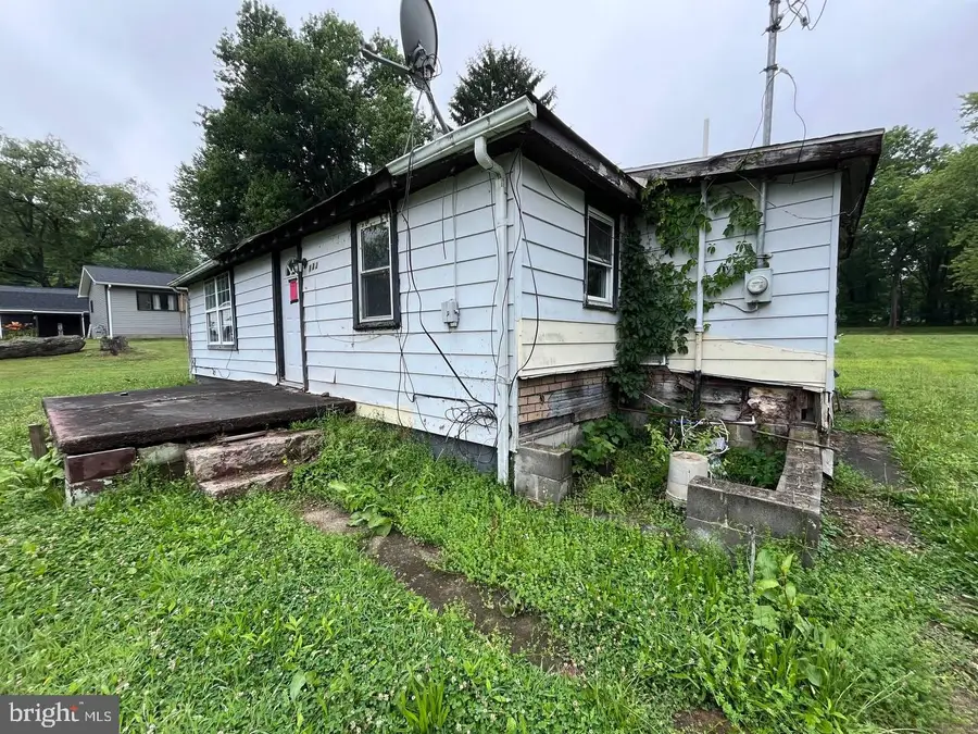 132 Thomas Road, New Castle, PA 16101 - #3