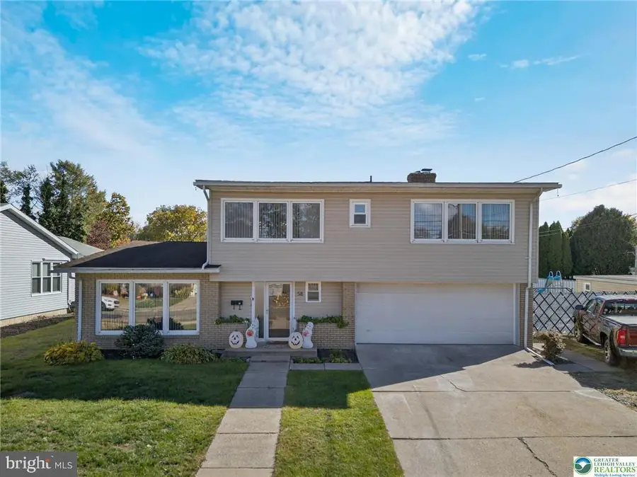 58 E Lafayette Pl, Wilkes Barre, PA 18702 - Image #2