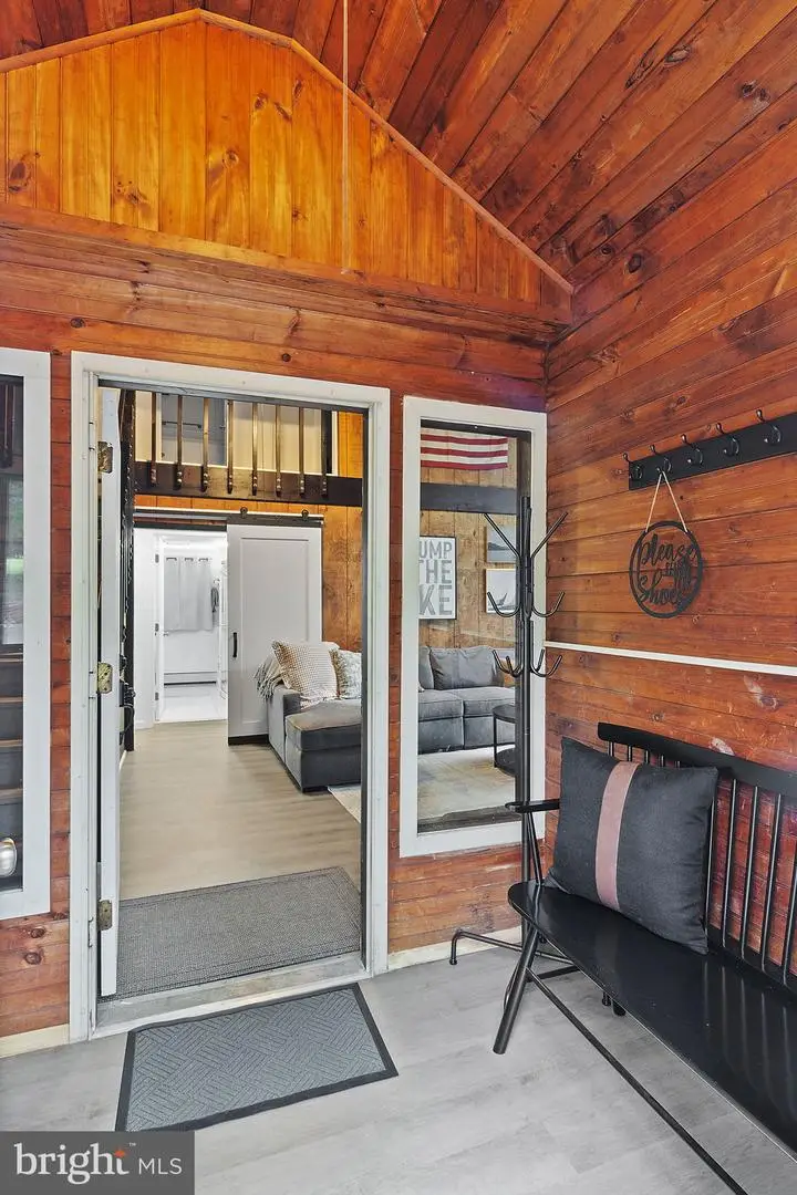 248 W Lake Valley Dr, Hazleton, PA 18202 - Image #2