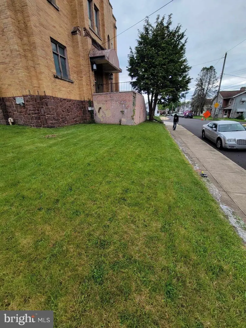 300 Vandermark Rd, Nanticoke, PA 18634 - #2