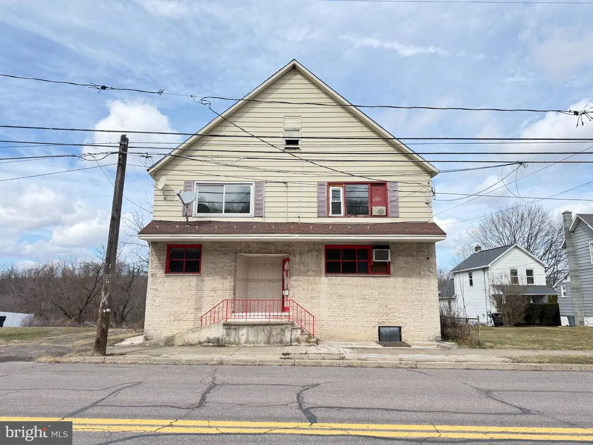 863 Main St, Sugar Notch, PA 18706 - #1